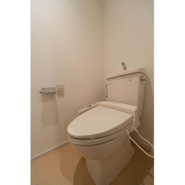 トイレ　※写真は同タイプ住戸です。