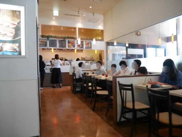 飲食店　カフェ・ド・クリエ汐留芝離宮店（飲食店）まで189m