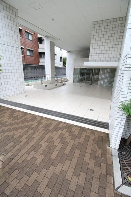 建物外観　バルコニー側