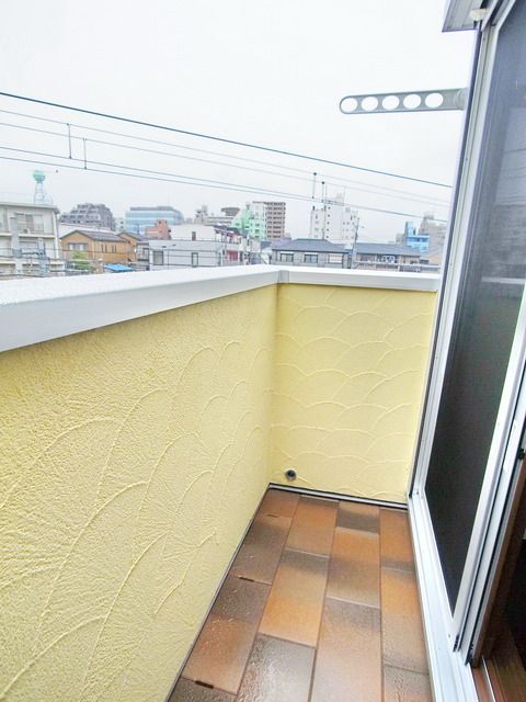その他設備　♪お布団が難なく干せる大きなバルコニー♪