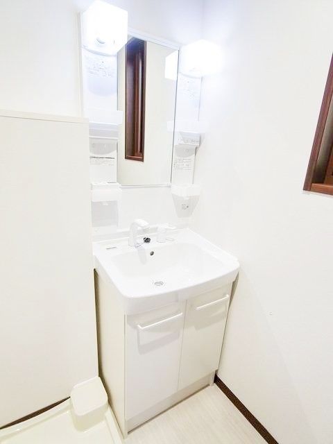 洗面設備　♪朝・晩の強い味方、洗髪洗面化粧台♪