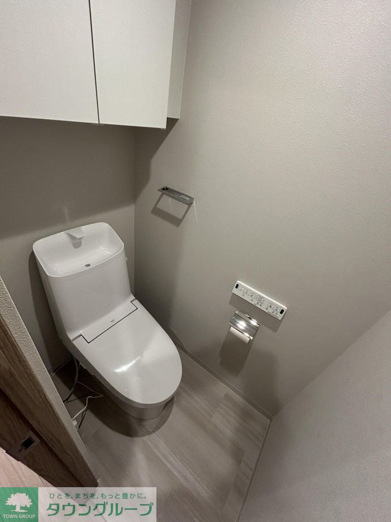 トイレ　トイレ・清掃前です