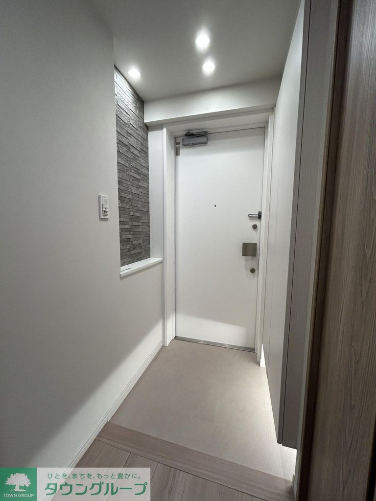 玄関　玄関・清掃前です