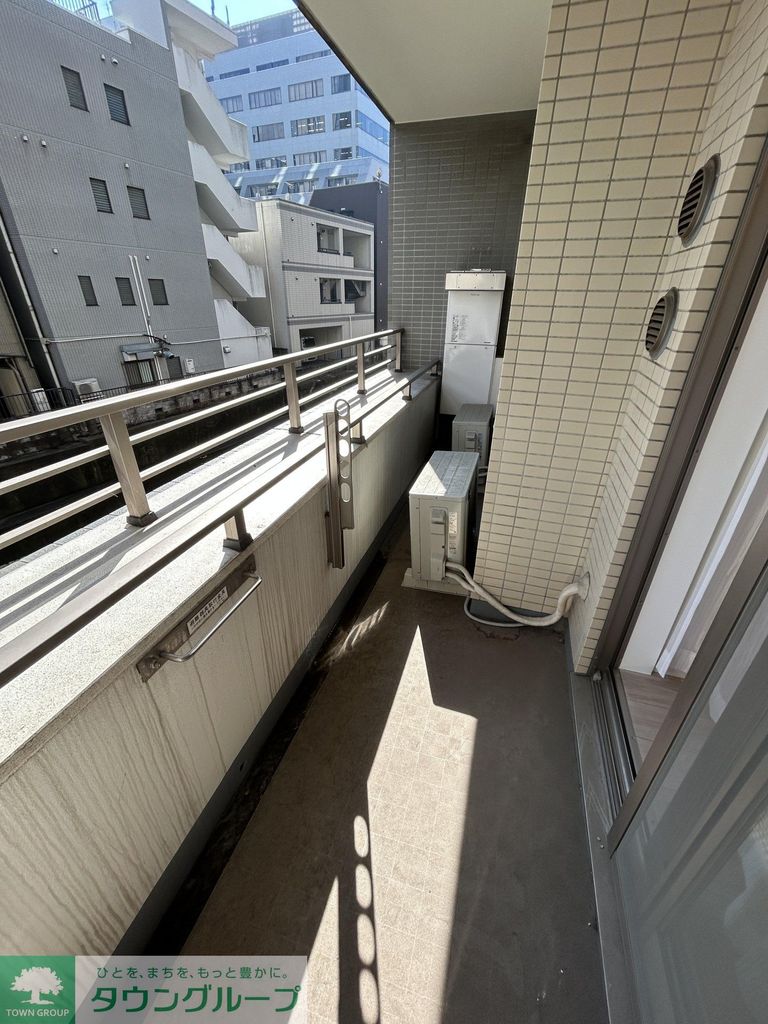 バルコニー　バルコニー・清掃前です