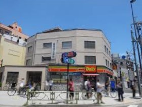 コンビニ　デイリーヤマザキ平和島店（コンビニ）まで146m