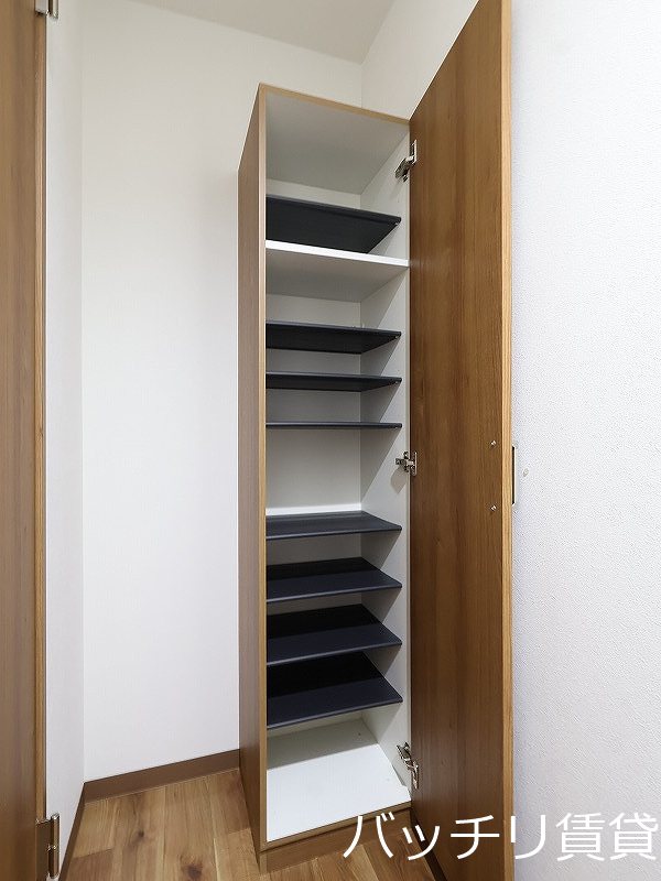 玄関　画像は同シリーズ参考画像の為、現況を優先いたします。