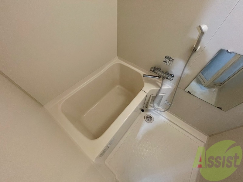 バス・シャワールーム　お風呂になります。一日の疲れを癒してくださいね。