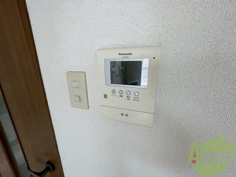 セキュリティ　ＴＶモニター付インターホンです。来客者の顔が見えるので安心！