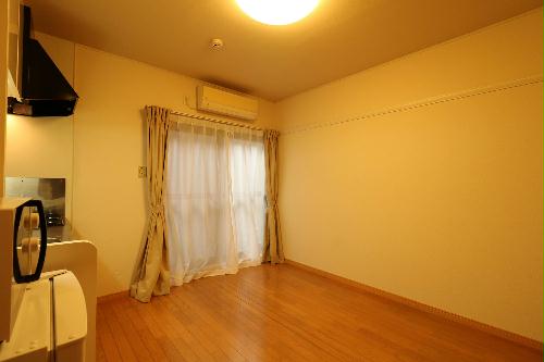 居室・リビング　家具家電付きなのでこれから同棲を始めようと思われている方にお