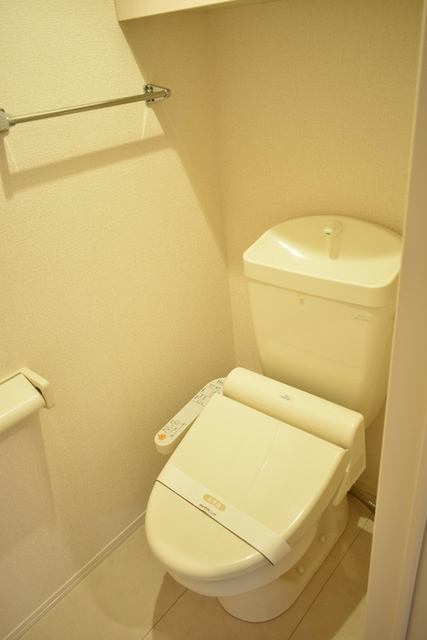 トイレ　温水洗浄暖房便座