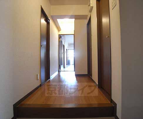 玄関　広い玄関。