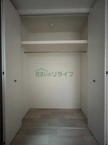 収納　モンステラ