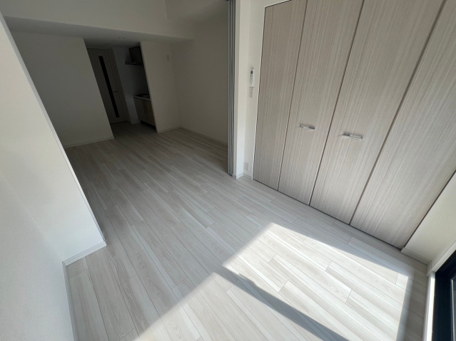 居室・リビング　※同建物・別号室の写真です