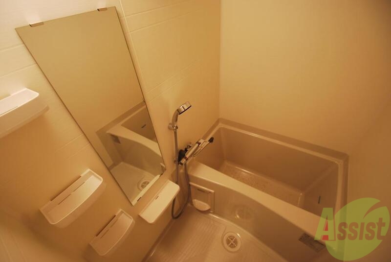 バス・シャワールーム　広々した浴槽