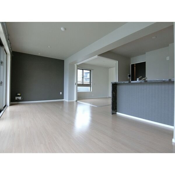 居室・リビング　別号室参考写真