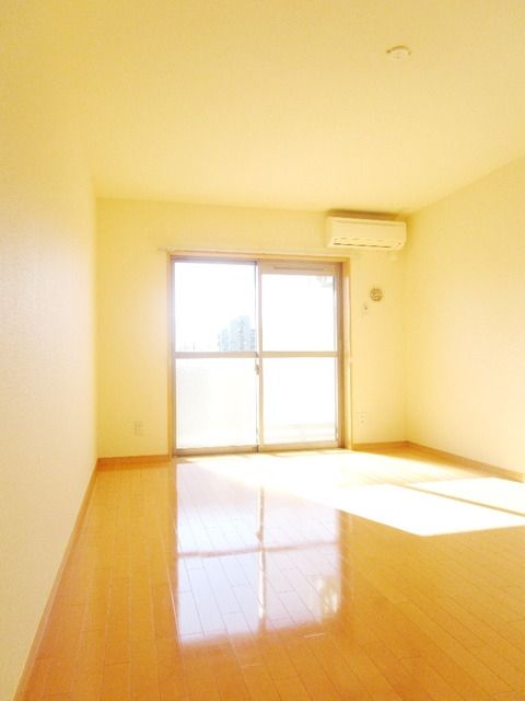 居室・リビング　★明るい洋室★