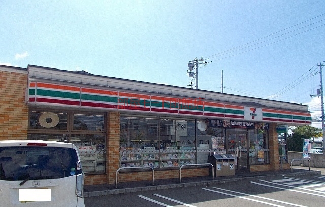 コンビニ　セブンイレブン（コンビニ）まで130m