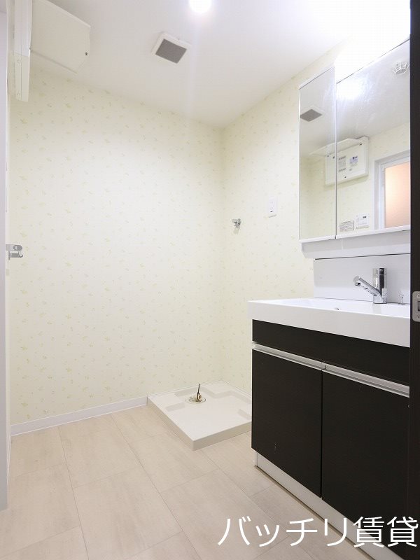 洗面設備　別号室写真の為、現況を優先致します。