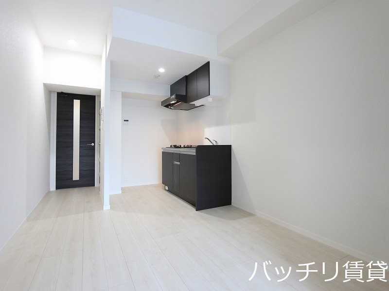 居室・リビング　別号室写真の為、現況を優先致します。