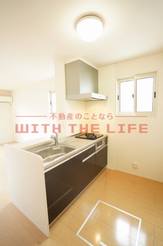 キッチン　コンパクトなキッチンで掃除もラクラク