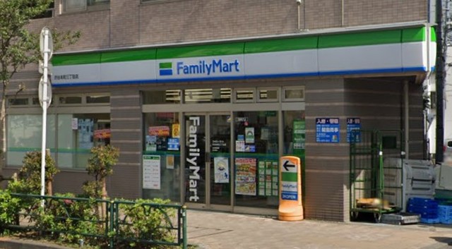コンビニ　ファミリーマート渋谷本町三丁目店（コンビニ）まで43m