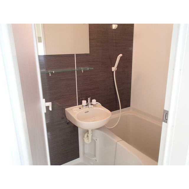 バス・シャワールーム　おしゃれな化粧板