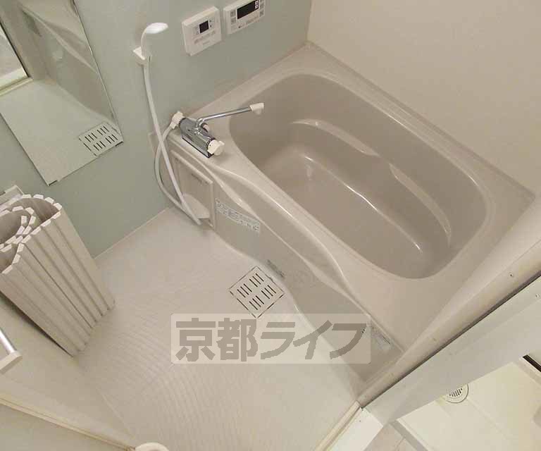 バス・シャワールーム　広くて快適！
