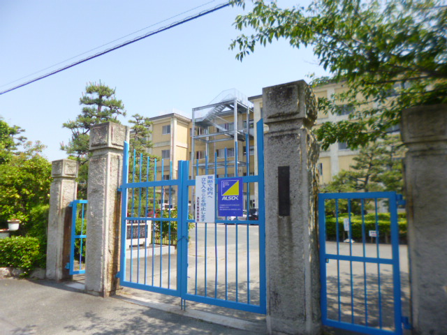 小学校　浜松市立篠原小学校（小学校）まで168m