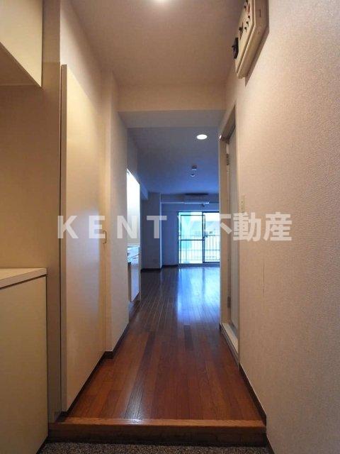 玄関　収納もある玄関です