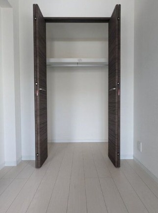その他部屋・スペース　リビング横に寝室！