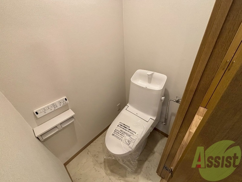 トイレ　こちらはトイレです。清潔感があり、安心して使用できます。