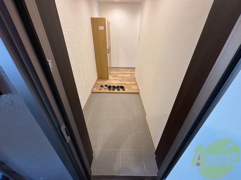 玄関　玄関の様子です。明るい印象ですね。気分もあがりそう。