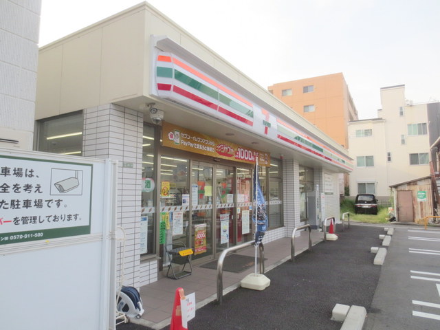 コンビニ　セブンイレブン足立竹ノ塚駅南店（コンビニ）まで1017m
