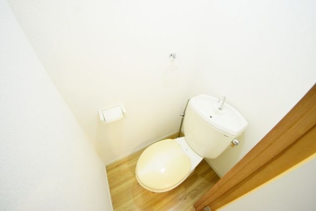 トイレ　※別部屋のお写真です
