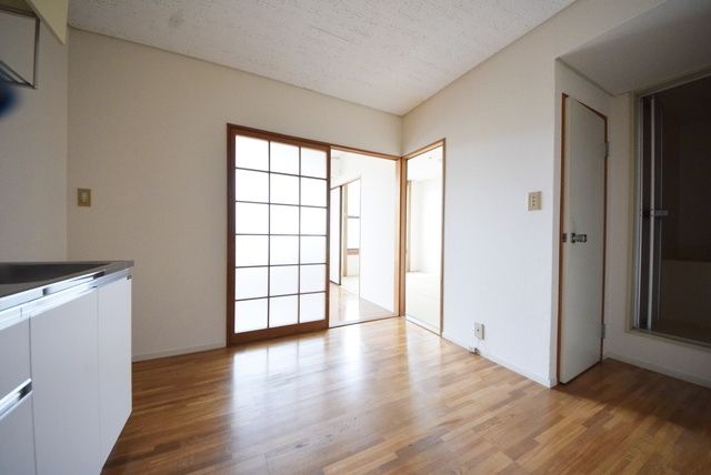 居室・リビング　※別部屋のお写真です