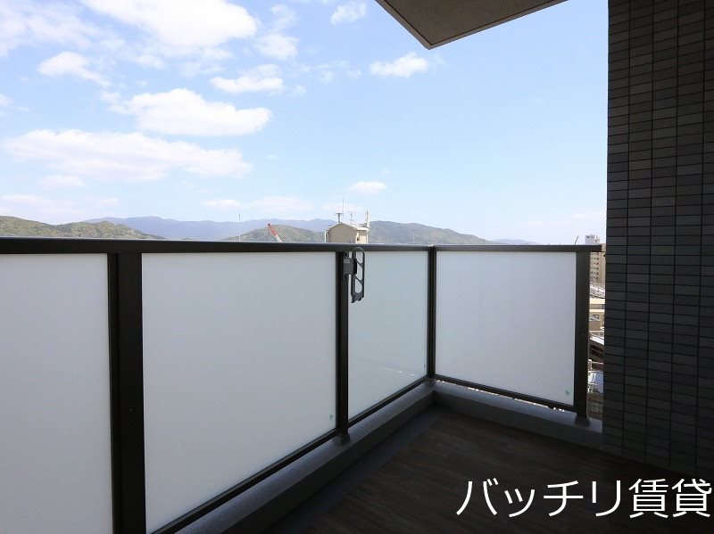 バルコニー　別号室アタイプの為、現状を優先いたします