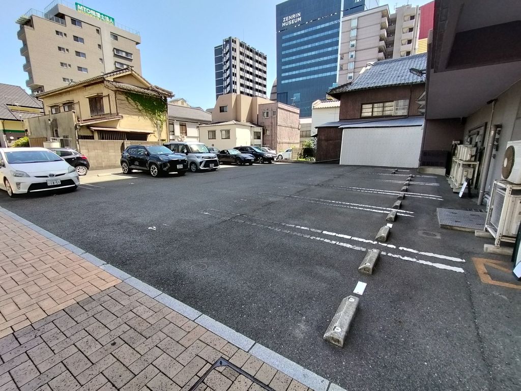 駐車場　駐車場