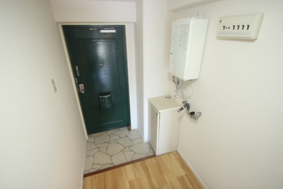 玄関　※別部屋の写真です