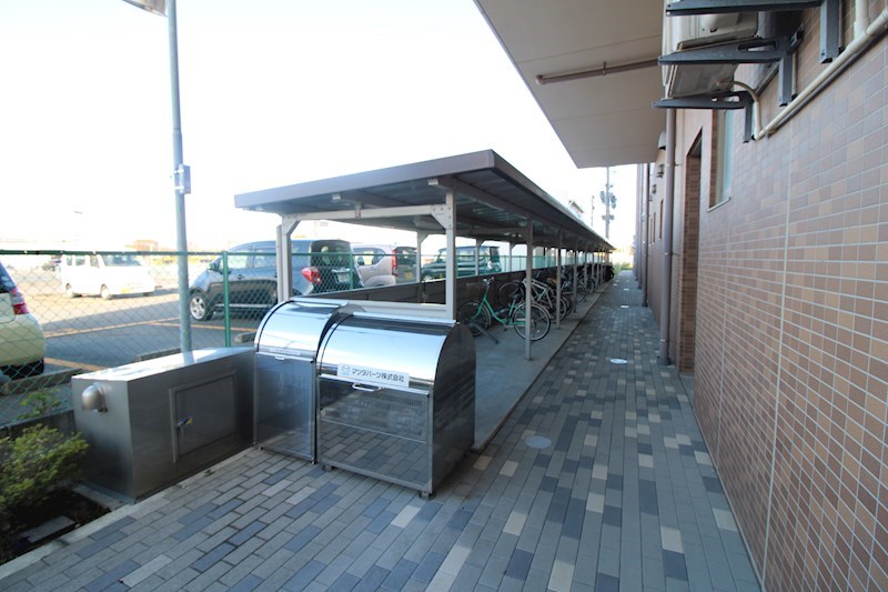 その他　駐輪場利用の場合は月額100円です