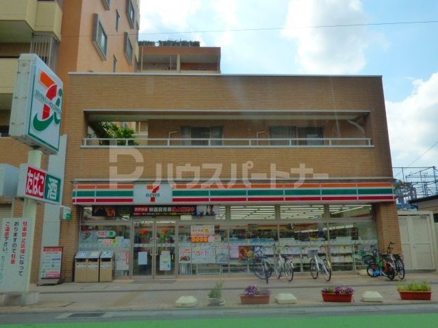 コンビニ　セブンイレブン草加住吉店（コンビニ）まで360m