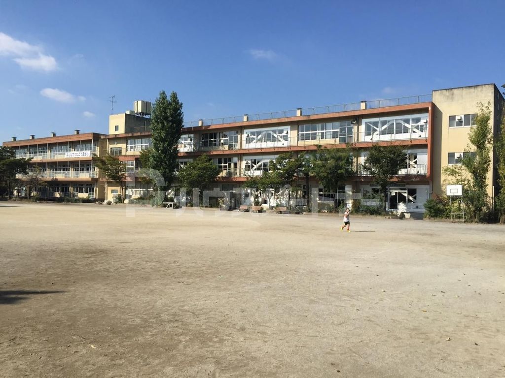 小学校　草加市立草加小学校（小学校）まで360m