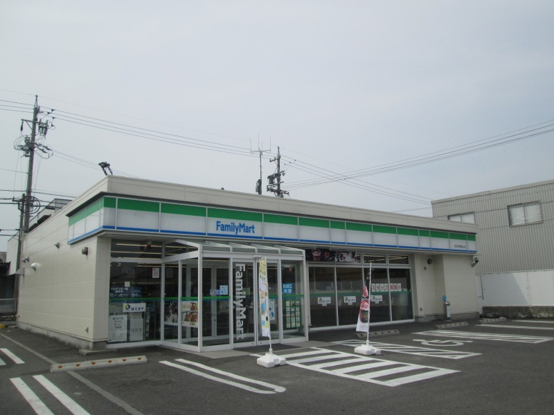 コンビニ　ファミリーマート西阿倉川店（コンビニ）まで883m