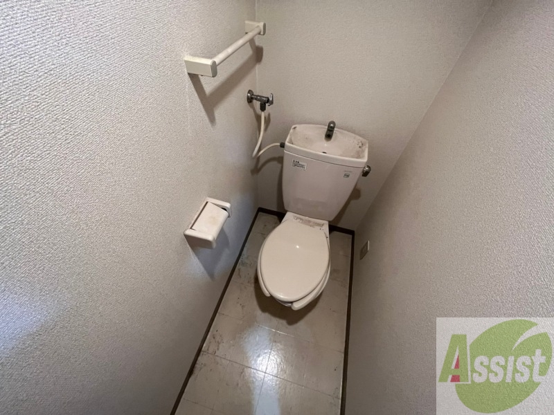 トイレ　こちらはトイレです。清潔感があり、安心して使用できます。