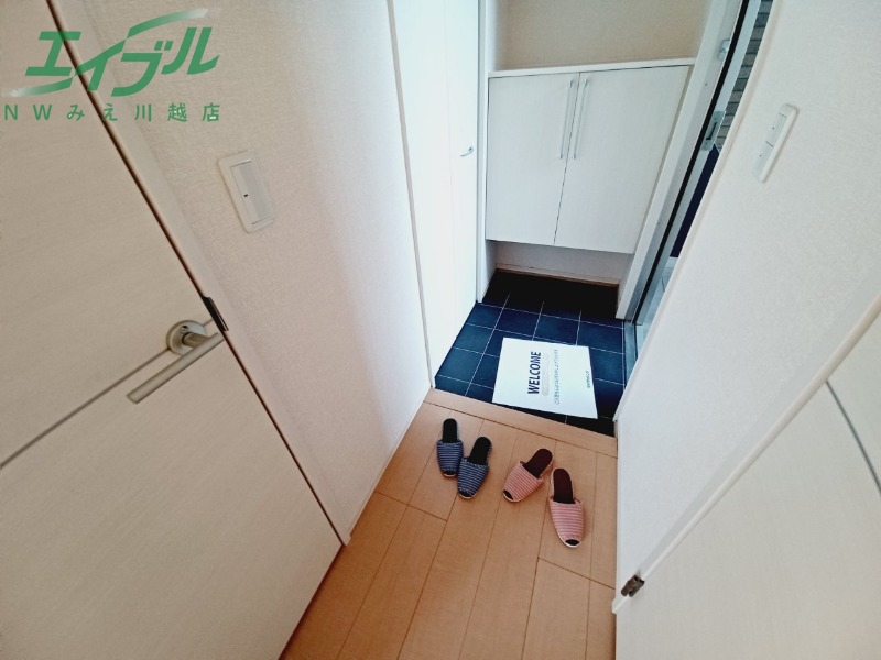 玄関　反転タイプ参考写真