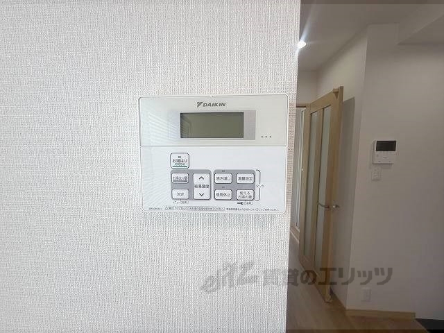 その他設備　給湯器リモコン