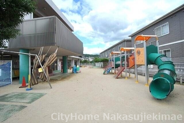 幼稚園・保育園　亀山みどり保育園（幼稚園・保育園）まで704m
