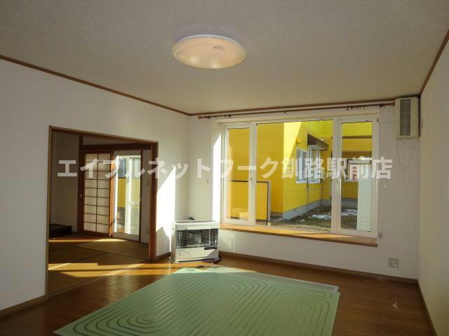 緑ヶ岡2-30-2貸家の居間写真