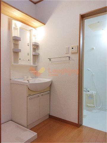 洗面設備　コンパクトで使いやすい洗面所