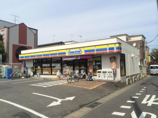 コンビニ　ミニストップ与野本町東店（コンビニ）まで448m