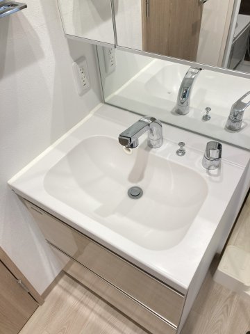 洗面設備　他号室　同施工参考写真